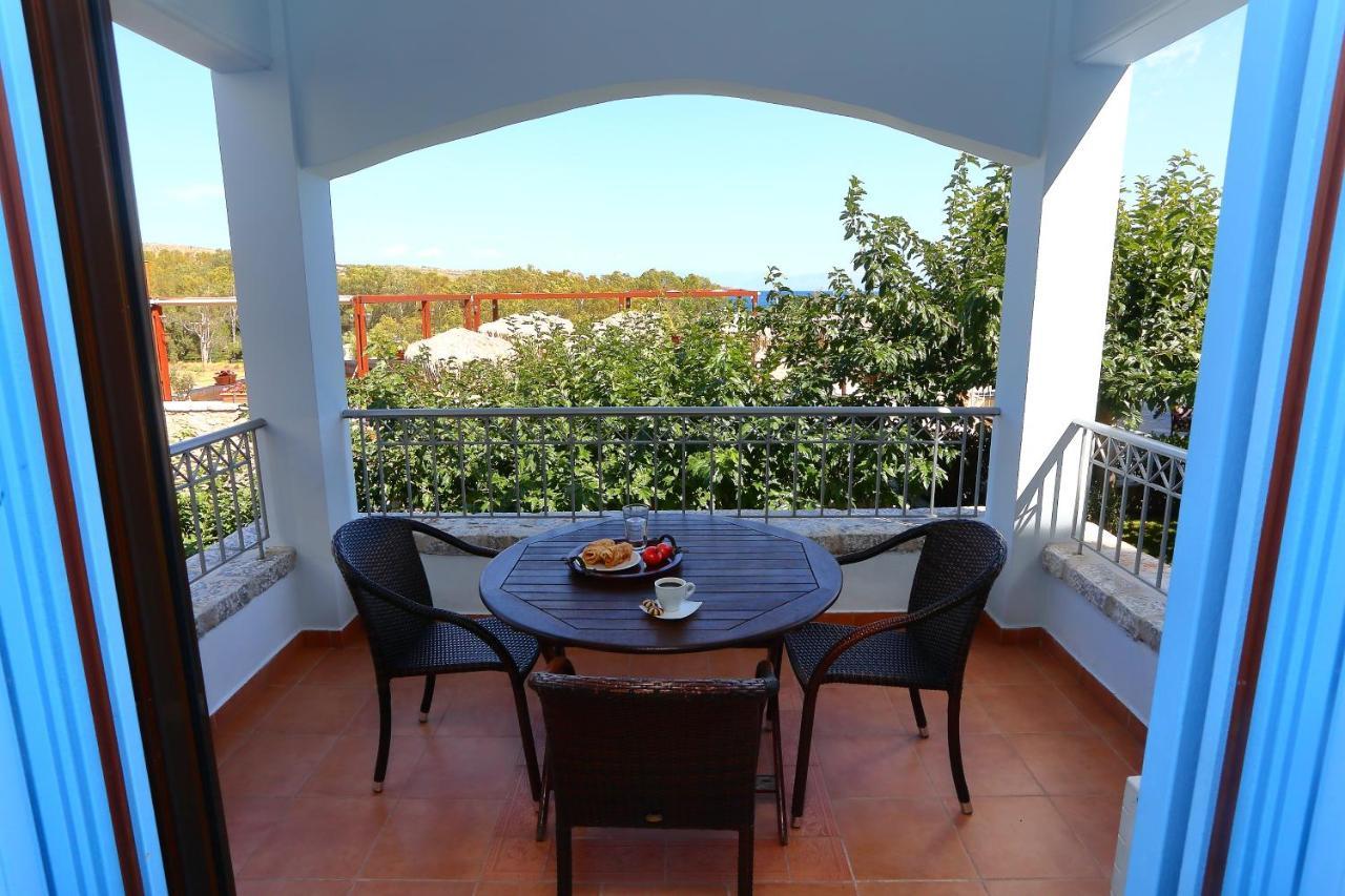 Vathi Hotel Exterior photo
