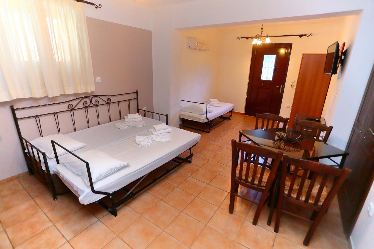 Vathi Hotel Exterior photo