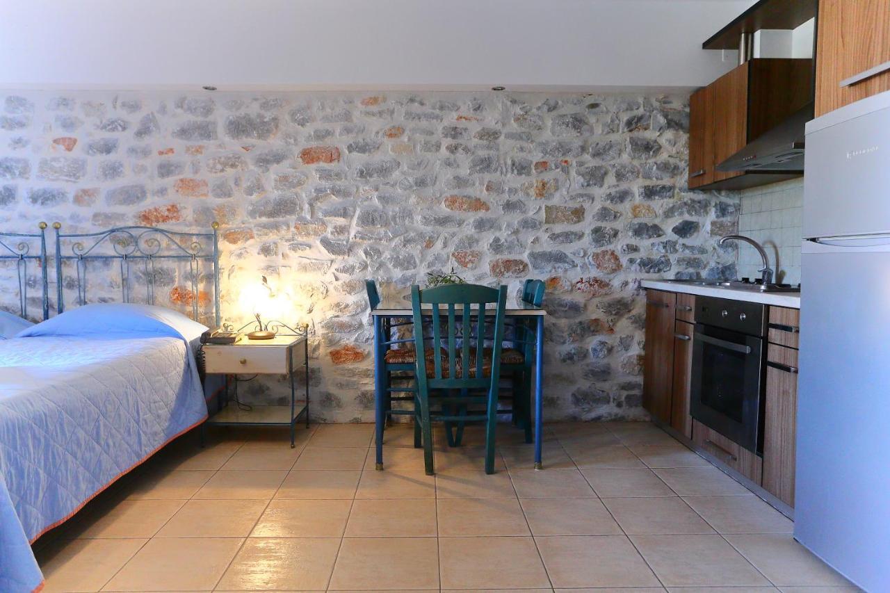 Vathi Hotel Exterior photo