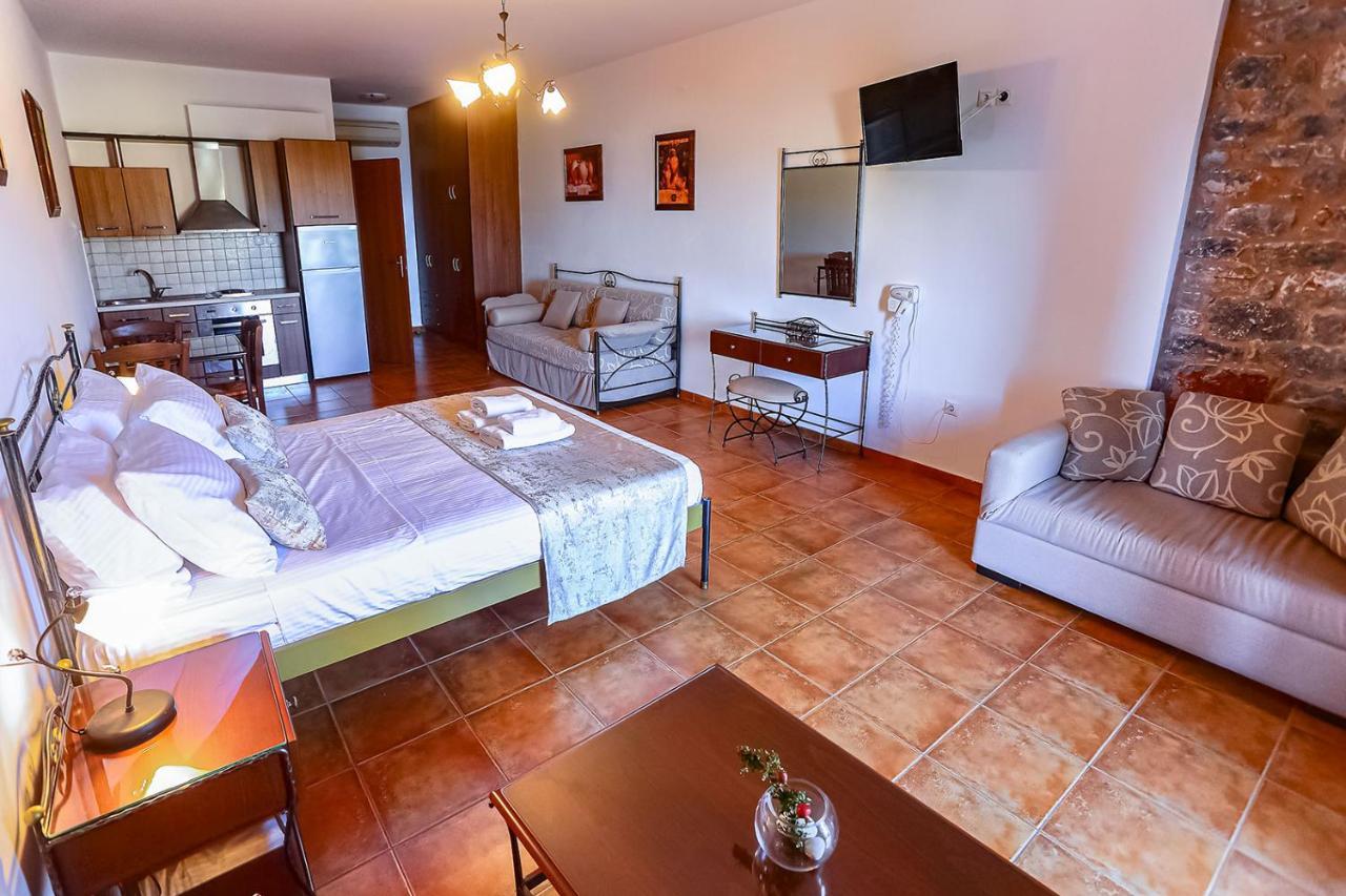 Vathi Hotel Exterior photo