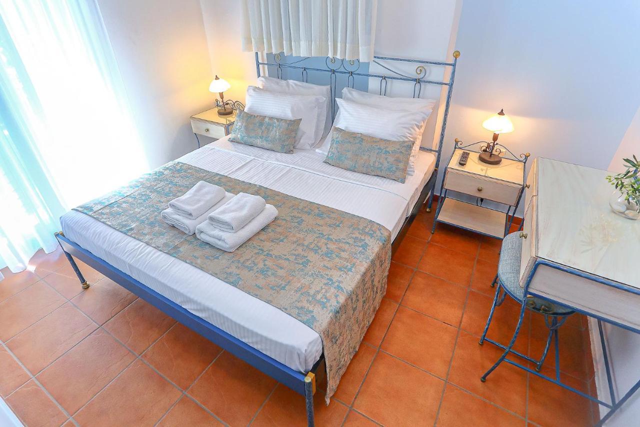 Vathi Hotel Exterior photo